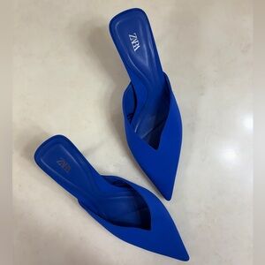 Zara Women's Vibrant Blue Pointed Mules